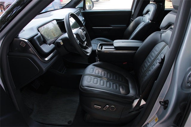 2025 Rivian R1T Adventure