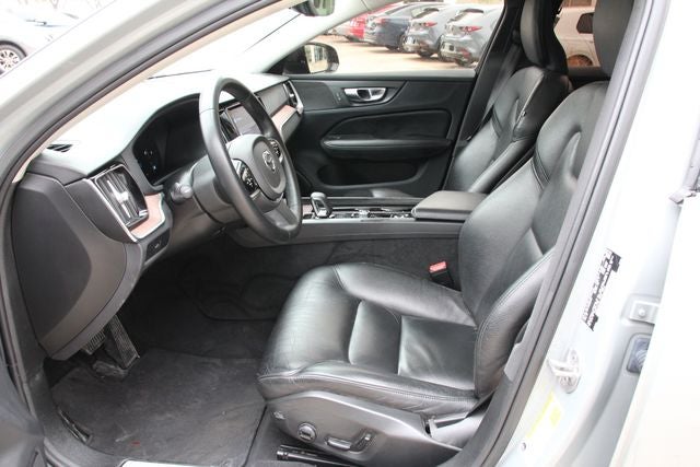 2024 Volvo S60 B5 Plus Dark Theme