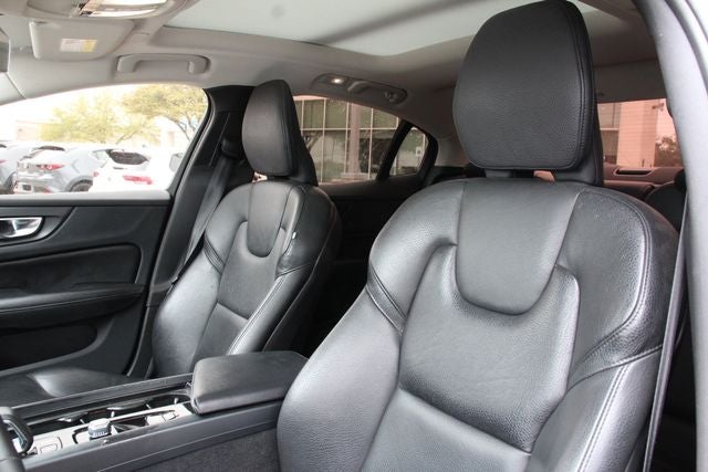 2024 Volvo S60 B5 Plus Dark Theme