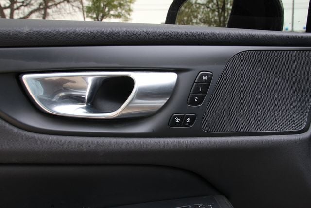 2024 Volvo S60 B5 Plus Dark Theme