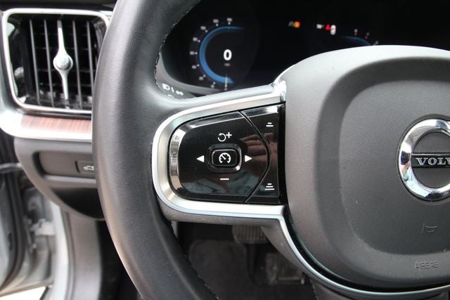 2024 Volvo S60 B5 Plus Dark Theme