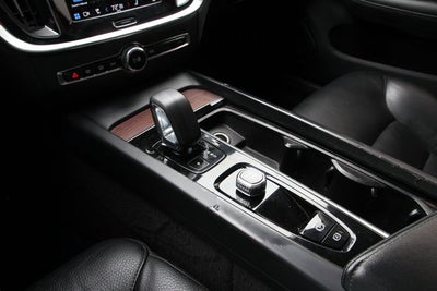 2024 Volvo S60 B5 Plus Dark Theme