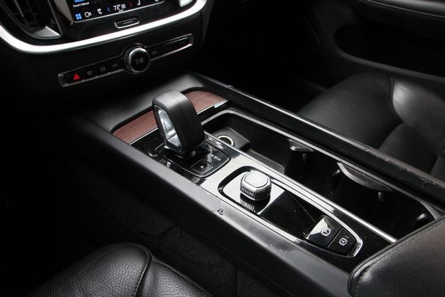 2024 Volvo S60 B5 Plus Dark Theme