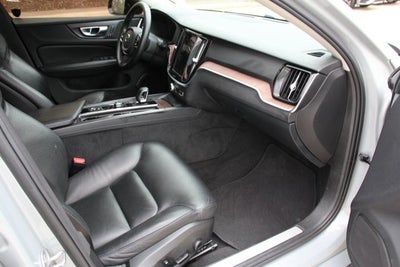 2024 Volvo S60 B5 Plus Dark Theme