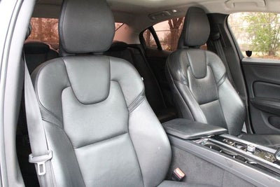 2024 Volvo S60 B5 Plus Dark Theme