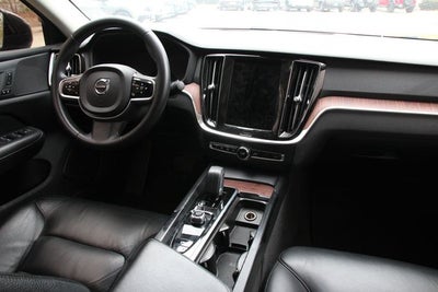 2024 Volvo S60 B5 Plus Dark Theme