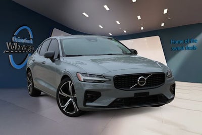 2024 Volvo S60 B5 Plus Dark Theme