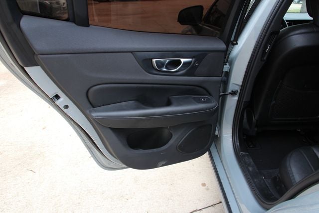 2024 Volvo S60 B5 Plus Dark Theme