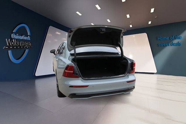 2024 Volvo S60 B5 Plus Dark Theme