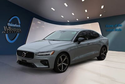 2024 Volvo S60 B5 Plus Dark Theme