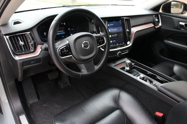 2024 Volvo S60 B5 Plus Dark Theme