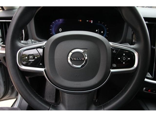 2024 Volvo S60 B5 Plus Dark Theme