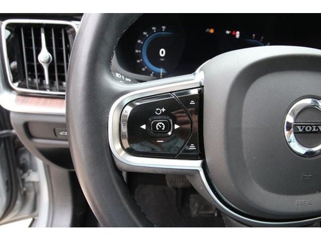 2024 Volvo S60 B5 Plus Dark Theme