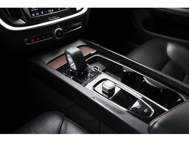 2024 Volvo S60 B5 Plus Dark Theme