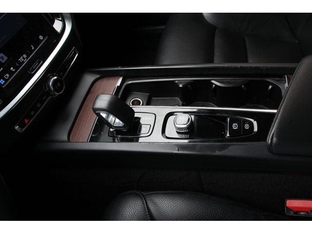 2024 Volvo S60 B5 Plus Dark Theme