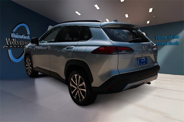2024 Toyota Corolla Cross XLE