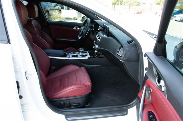 2023 Kia Stinger GT2