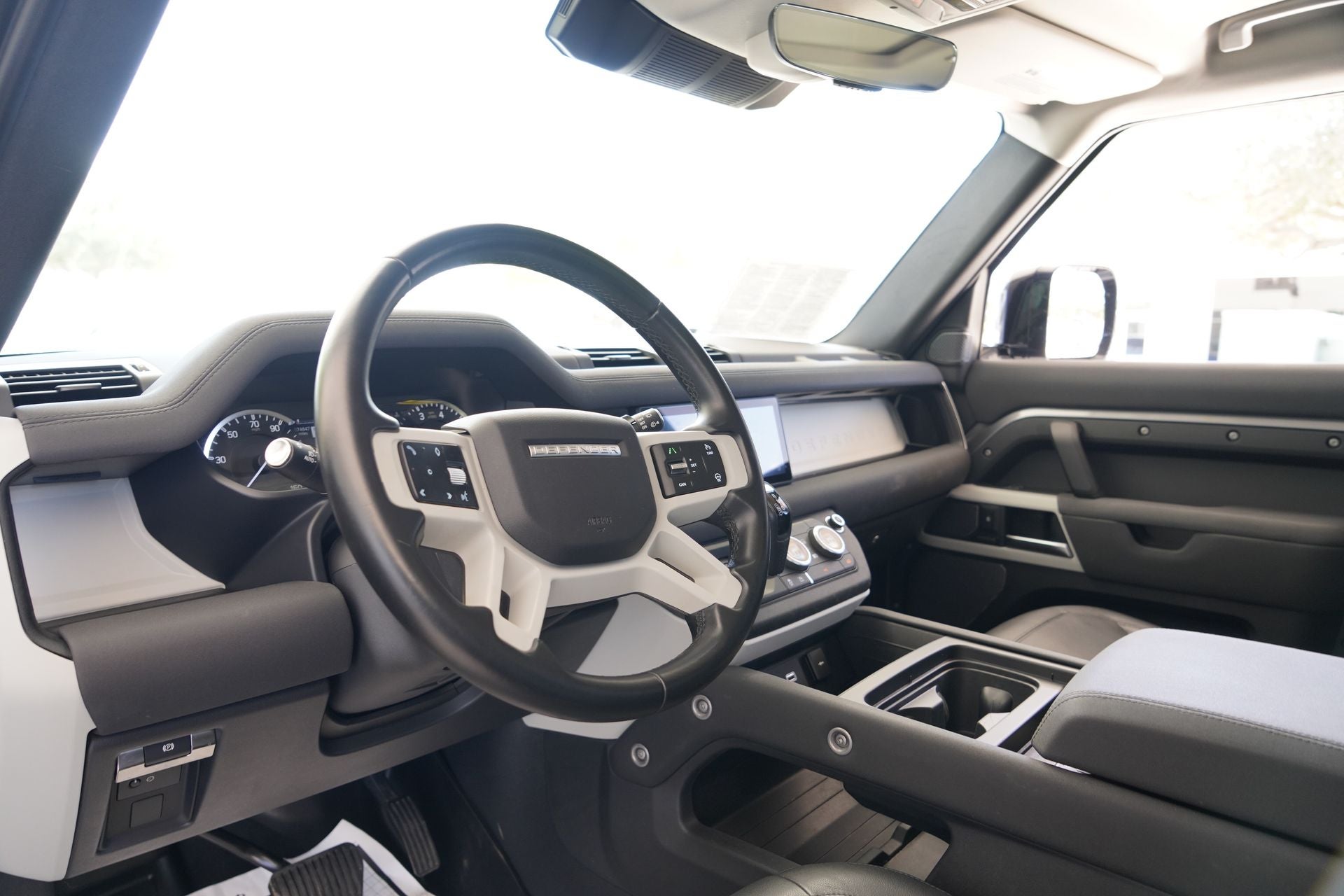 2023 Land Rover Defender 110 SE