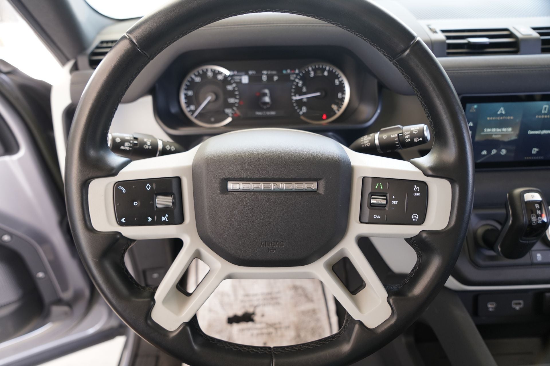 2023 Land Rover Defender 110 SE