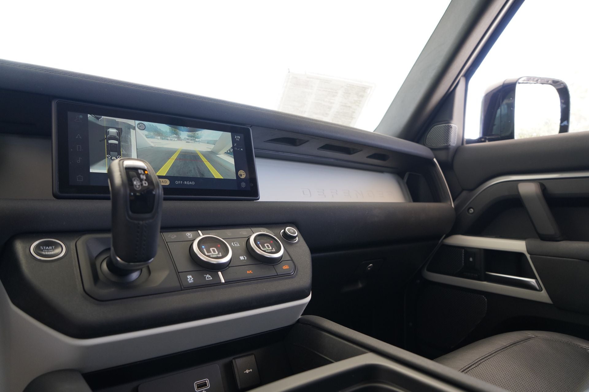 2023 Land Rover Defender 110 SE