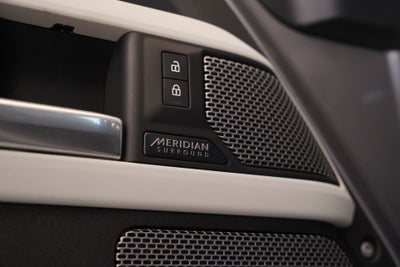 2023 Land Rover Defender 110 SE