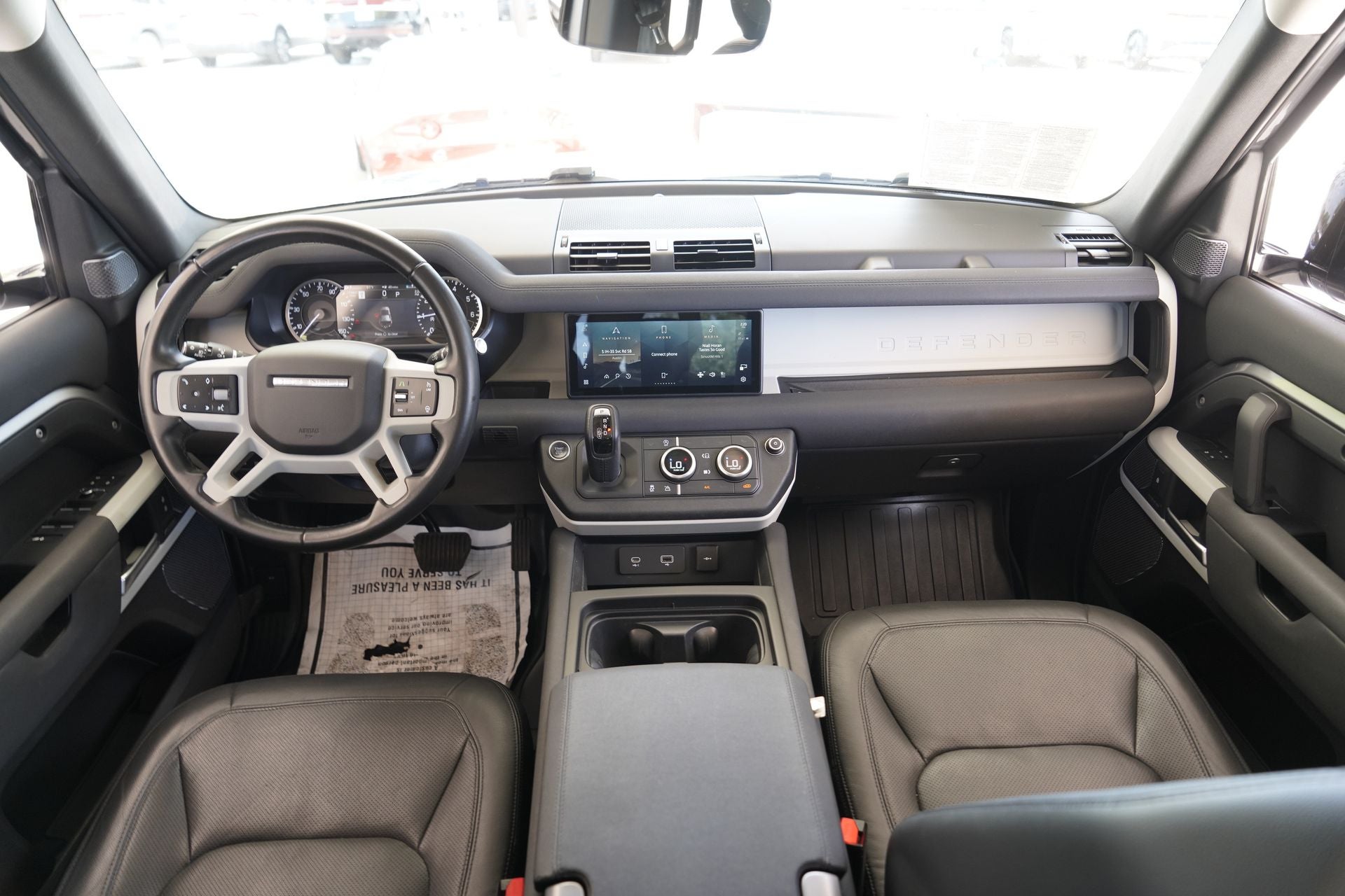 2023 Land Rover Defender 110 SE