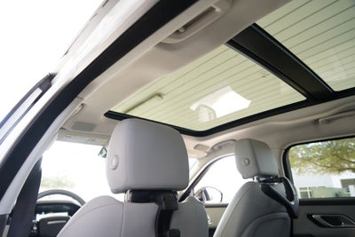 2025 Land Rover Range Rover Velar Dynamic SE