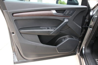 2023 Audi Q5 45 S line Premium quattro
