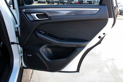 2020 Porsche Macan S