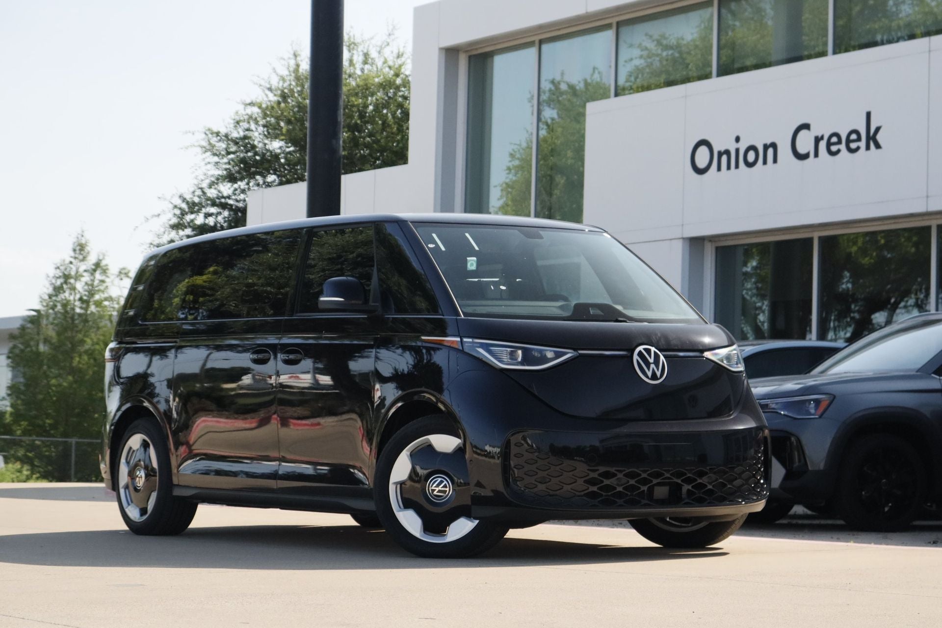 2025 Volkswagen ID. Buzz Pro S's photo