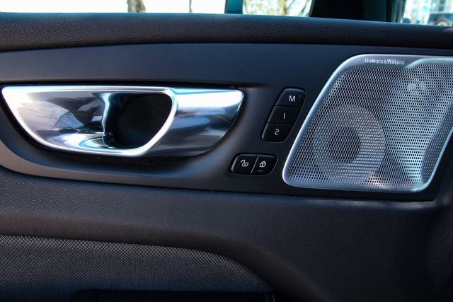 2022 Volvo XC60 Recharge Plug-In Hybrid T8 Polestar