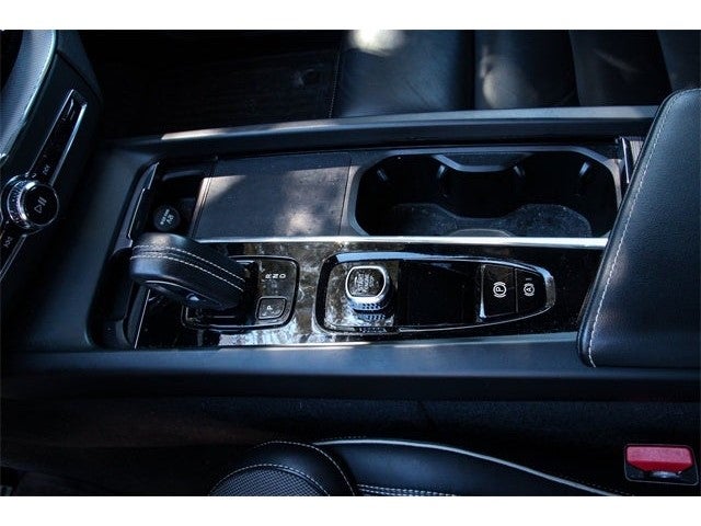 2022 Volvo XC60 Recharge Plug-In Hybrid T8 Polestar